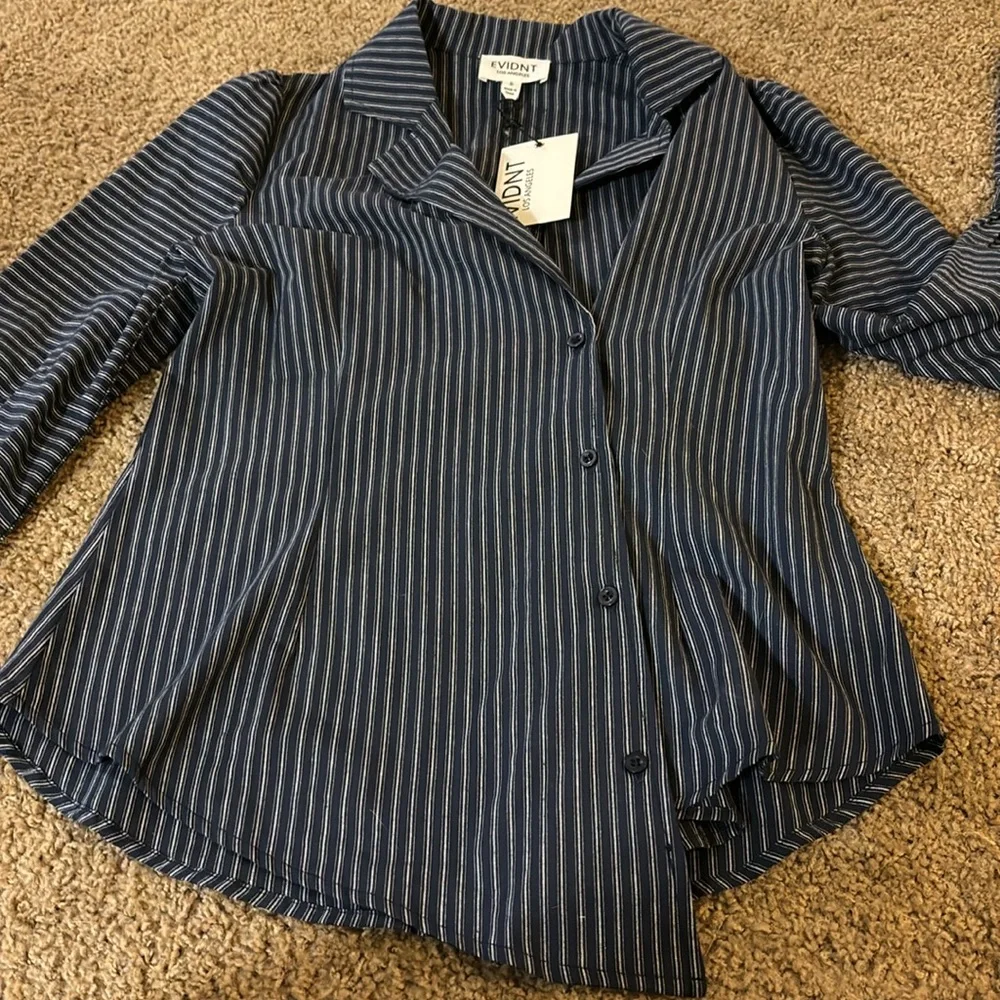 EVIDNT BLOUSE - Picture 3 of 8